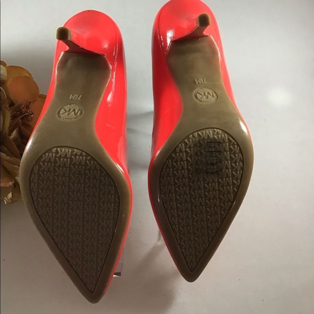 Michael Kors pink patent leather heels size 7 1/2. - Picture 2 of 6
